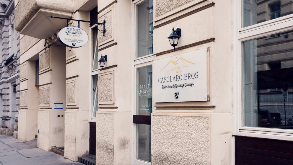 Casolaro Bros is an Italian-inspired restaurant in Vienna, offering a blend of modern and traditional Italian dishes